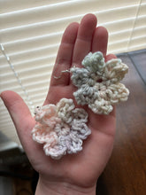 Load image into Gallery viewer, Crochet Flower Earrings
