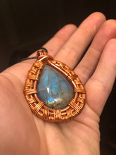 Load image into Gallery viewer, Large Flashy Labradorite Wire Wrapped Necklace
